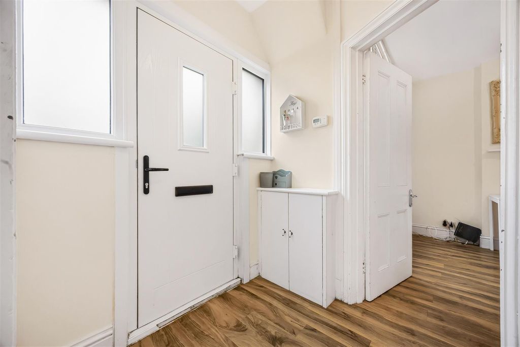 Property photo 2 of 17 12_88437.Jpg