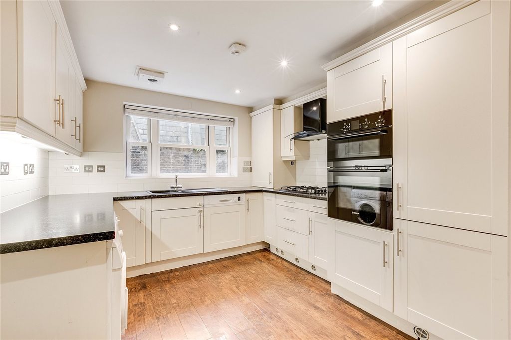 Property photo 3 of 14 Kitchen