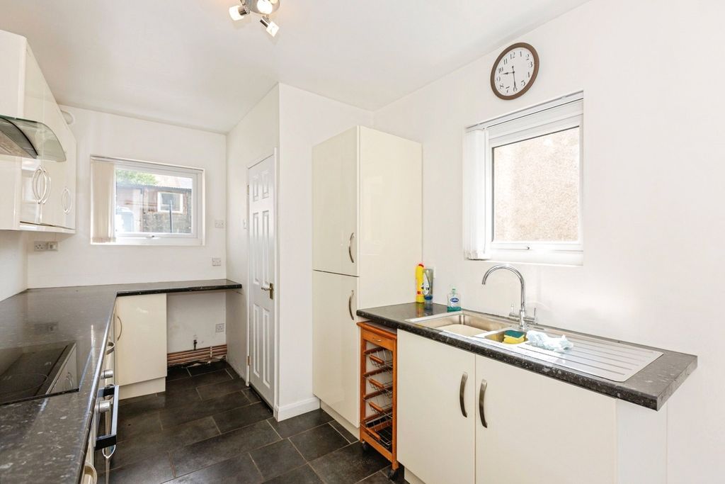 Property photo 2 of 17 Photo