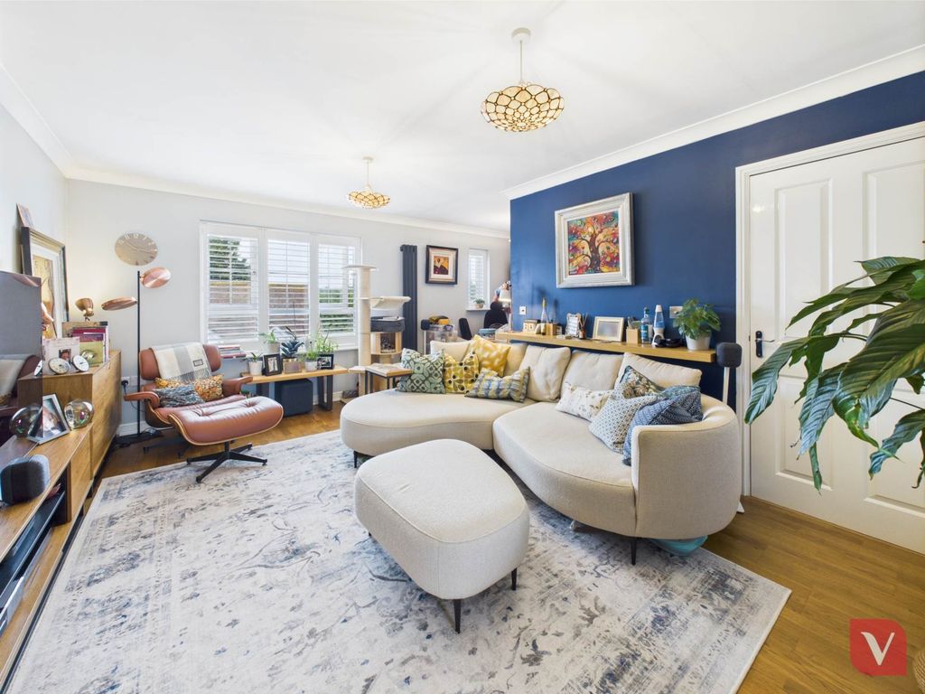 Property photo 2 of 20