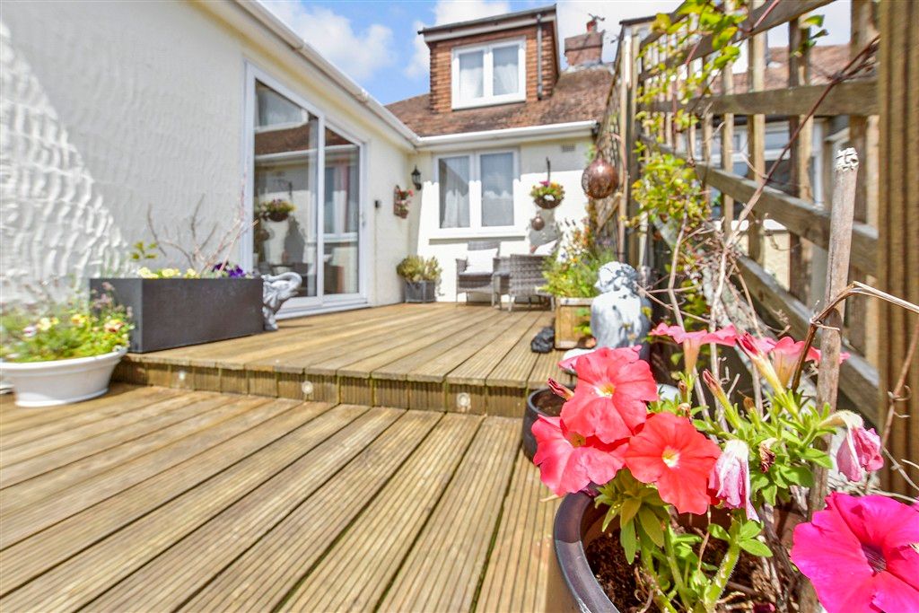 Property photo 2 of 18 External Lifestyle Photograph