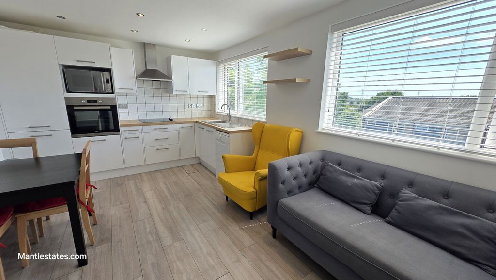 Property photo 1 of 12 1 Bed Flat To Rent Mutton Lane, Potters Bar En6