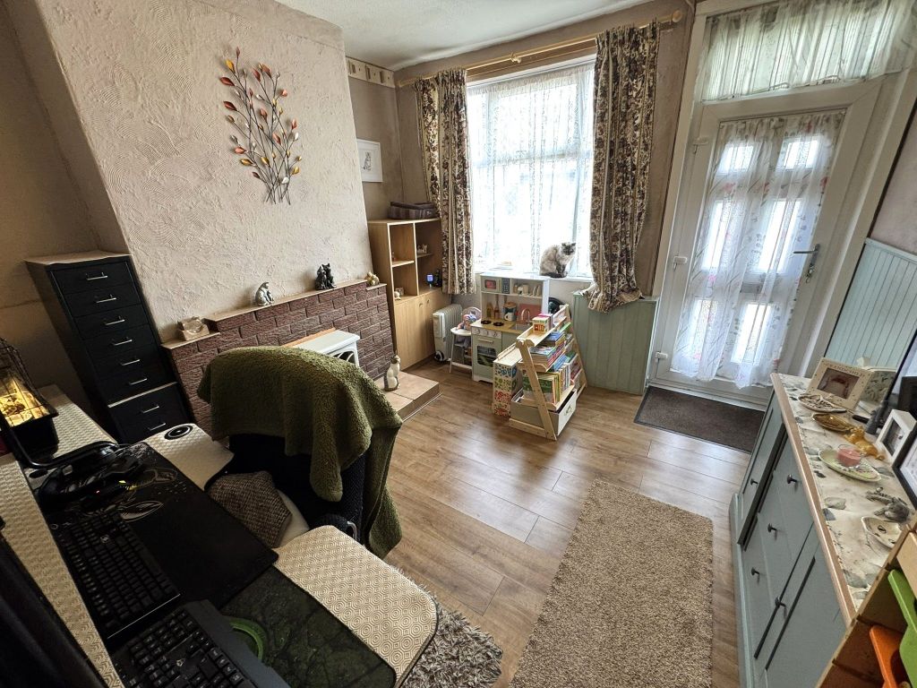 Property photo 3 of 17