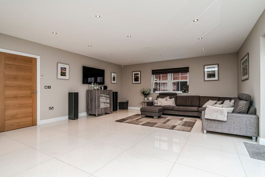 Additional image 6 of 6 bed detached house for saleFarington Lodge Gardens, Farington PR25