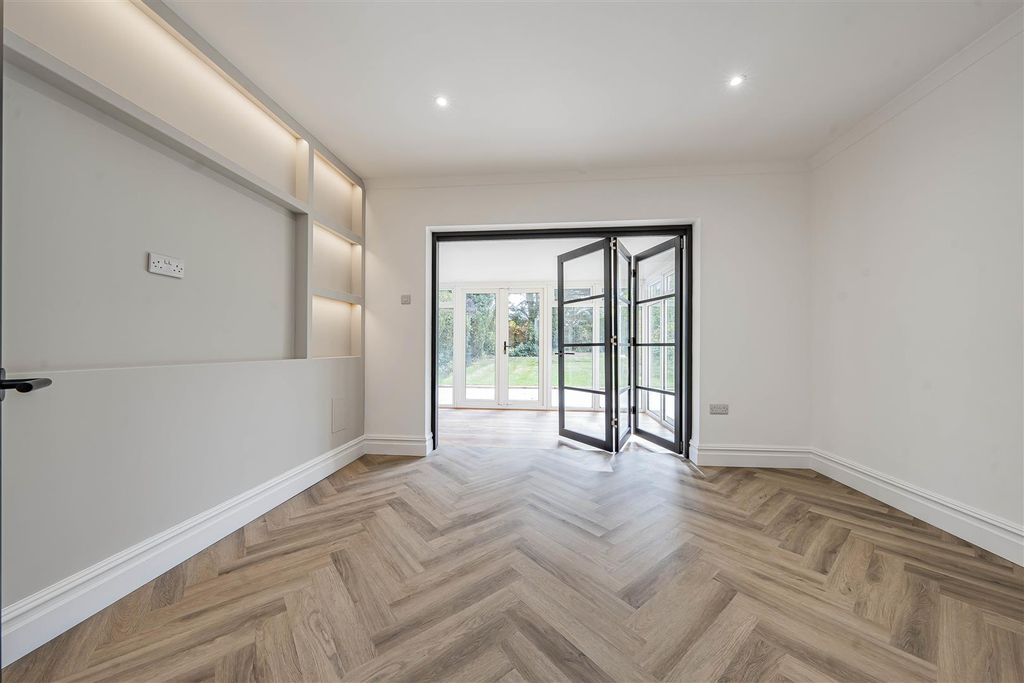 Property photo 3 of 24 Photo Sep 29 2025, 1 51 08 Pm.Jpg