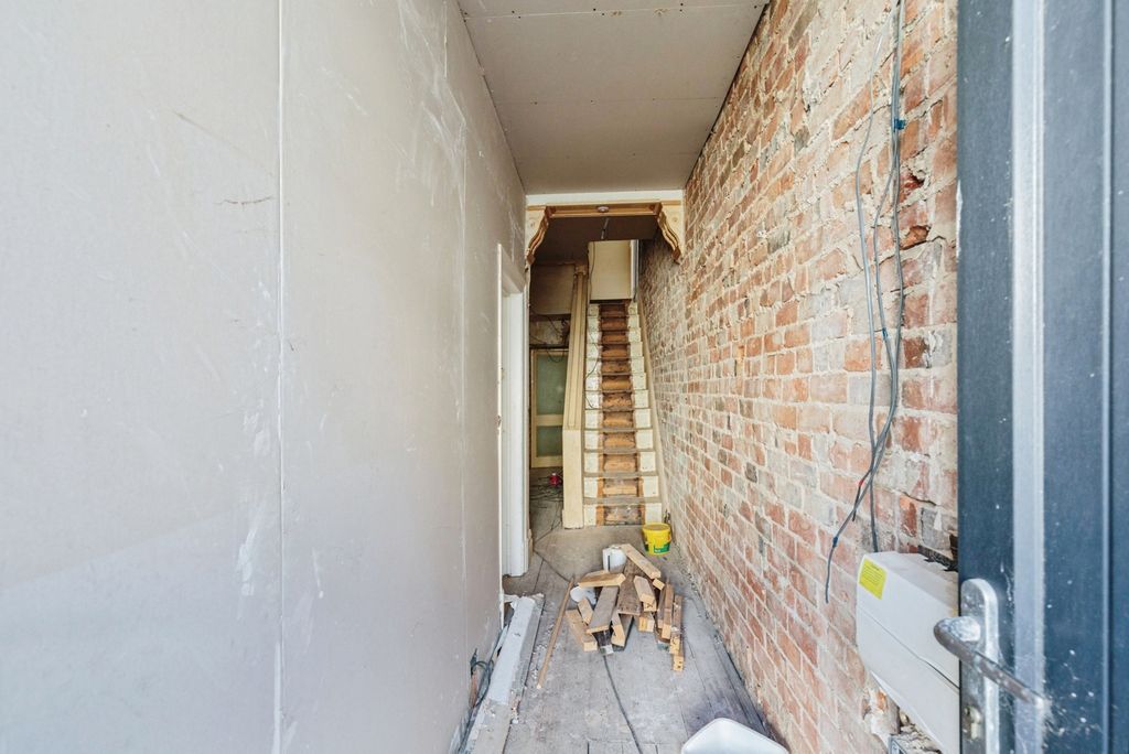 Property photo 2 of 21 Pbox-Img.Jpg