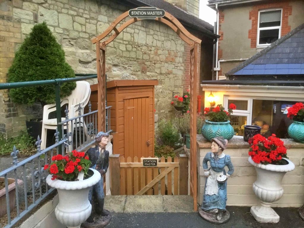 Property photo 3 of 27