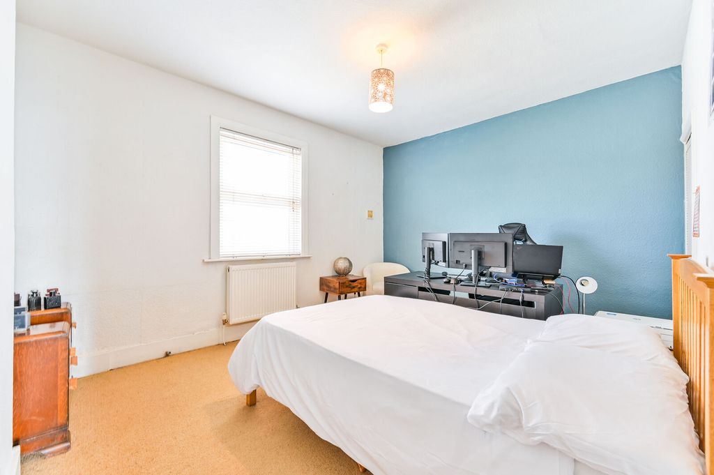 Property photo 3 of 16