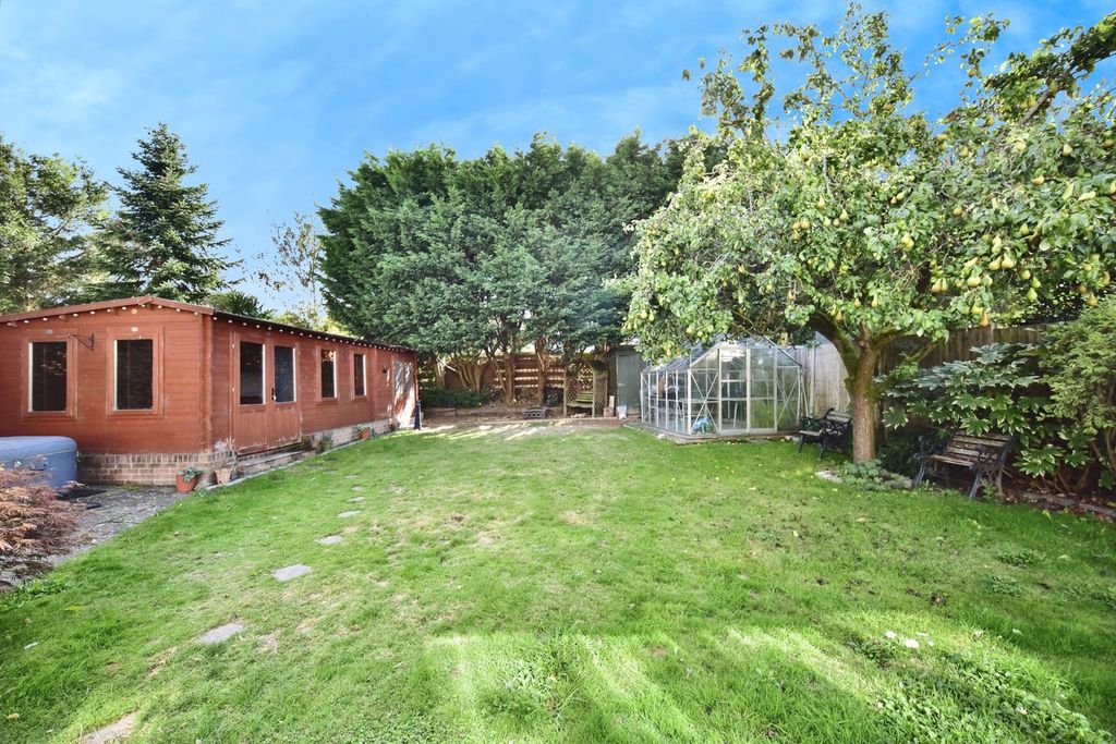 Property photo 2 of 17 Photo