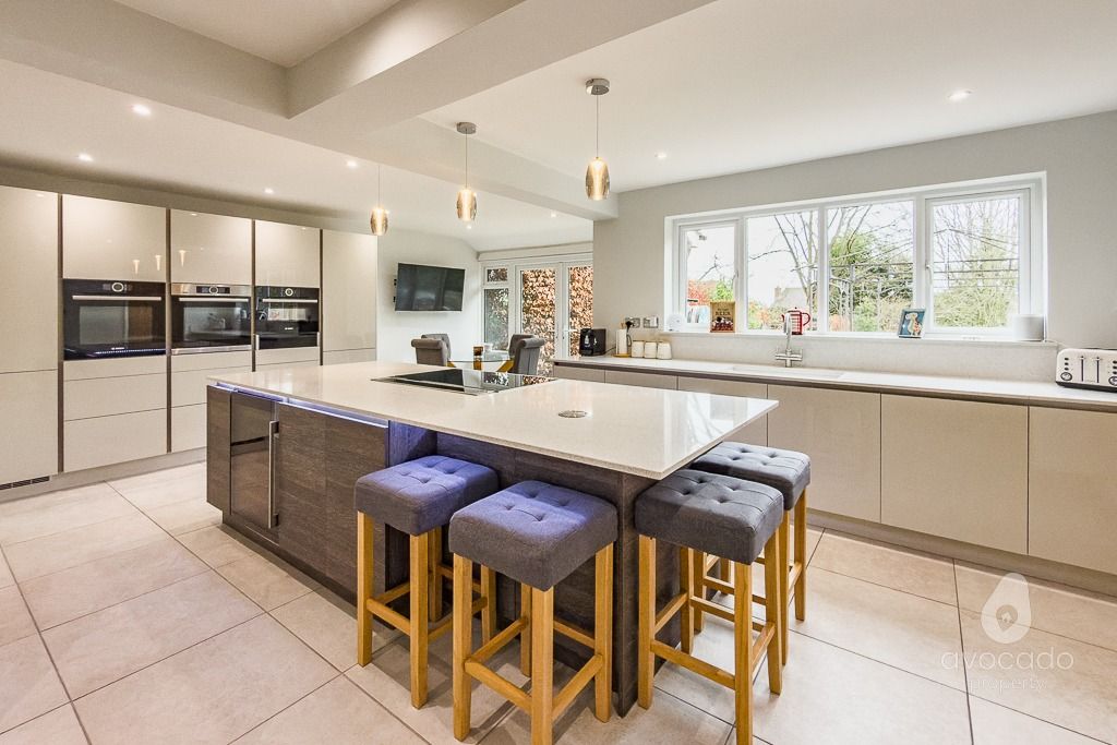 Property photo 2 of 24 4460846