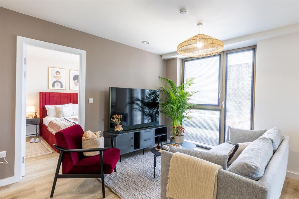 Property photo 3 of 8 3 Bed-74.Jpg