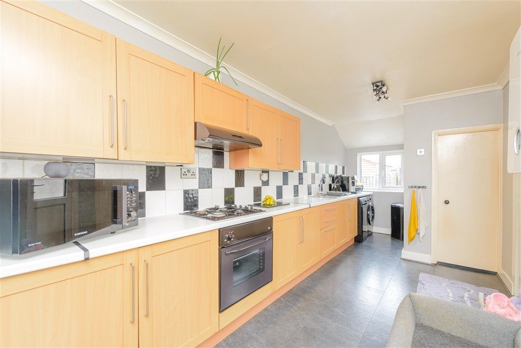 Property photo 2 of 10 Kitchen