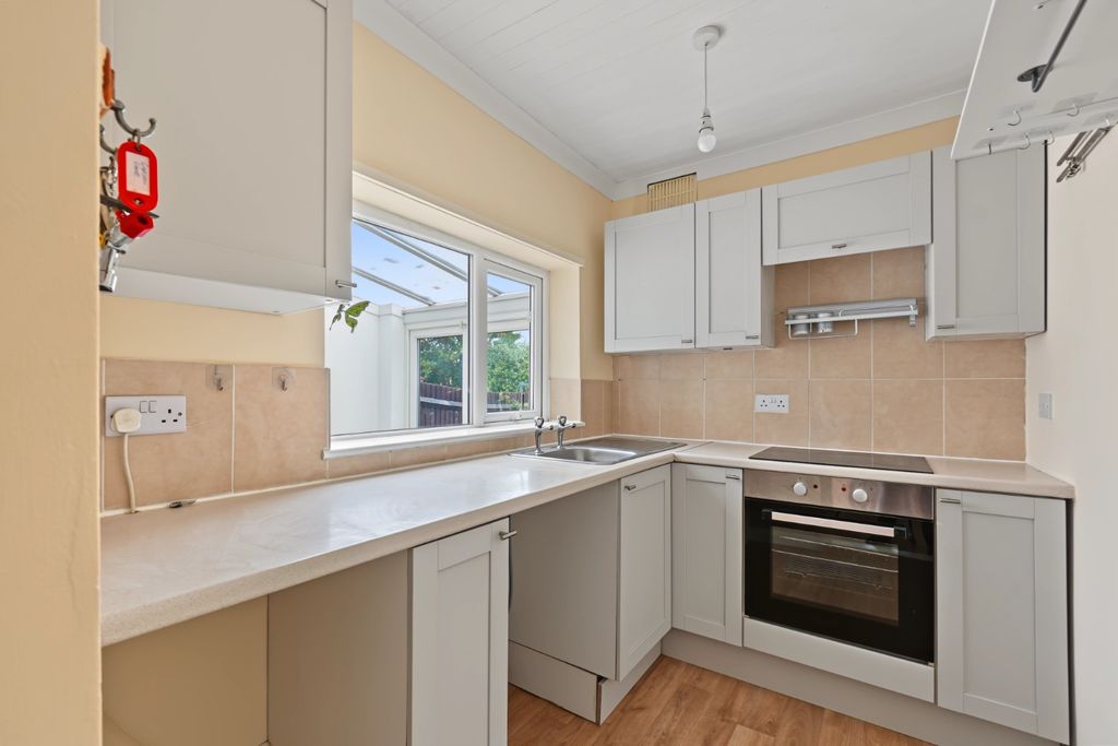 Property photo 3 of 16 6102946