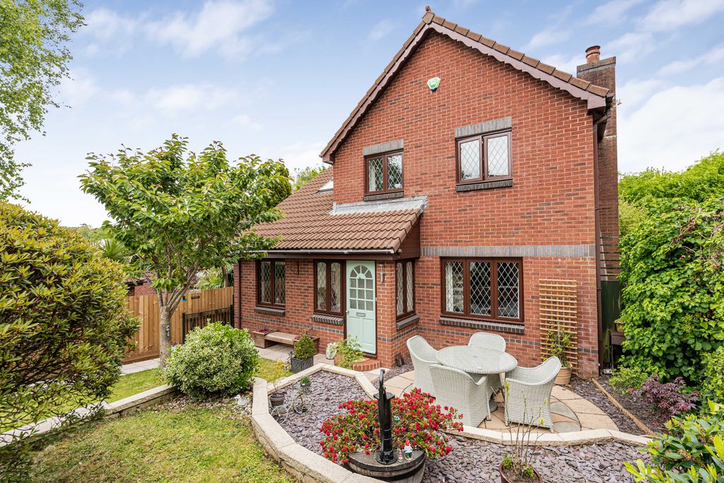 Property photo 1 of 31