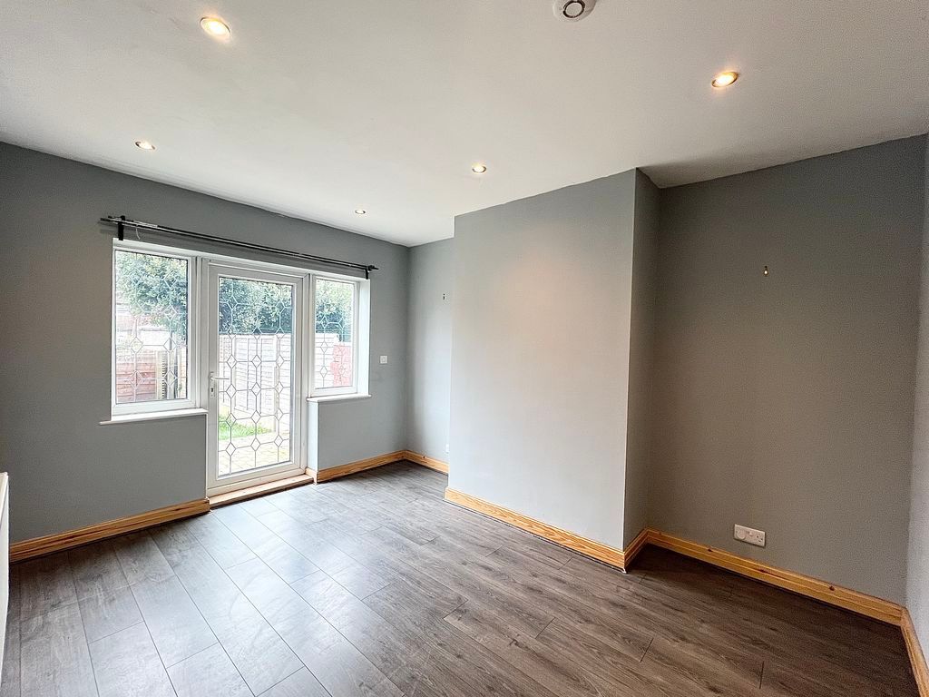 Property photo 2 of 16 Photo 1