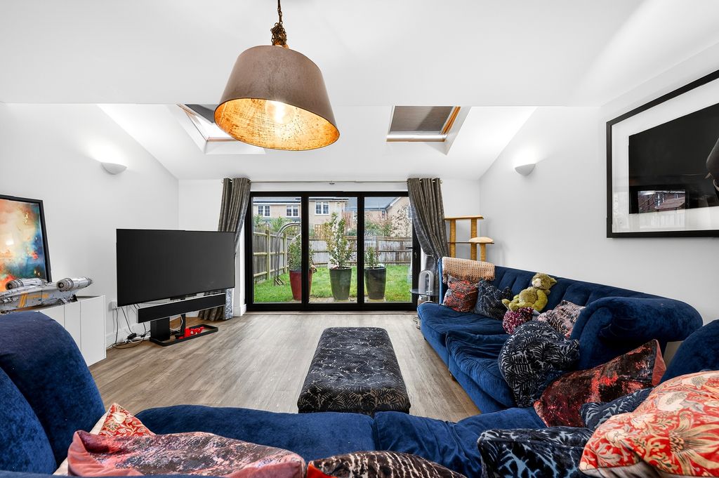 Property photo 3 of 19