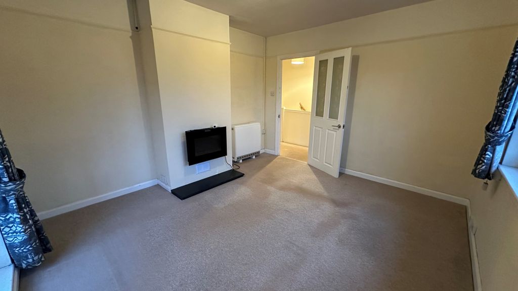 Property photo 2 of 6 Lounge