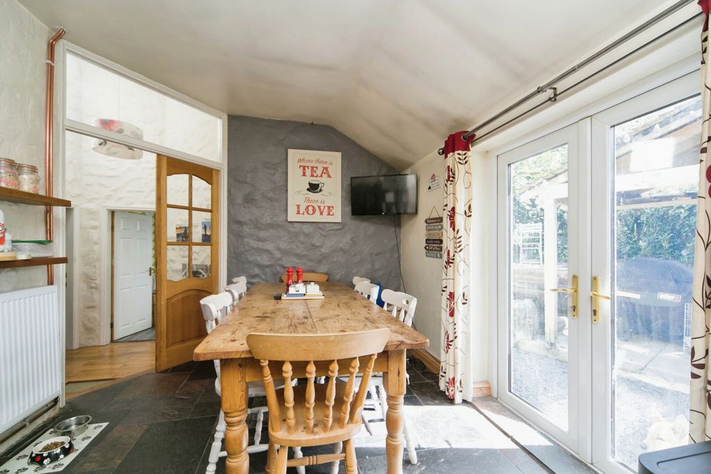 Property photo 3 of 18 Photography