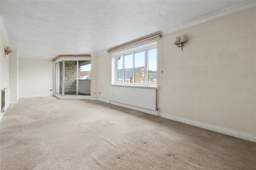 Property photo 2 of 17 Picture No. 10