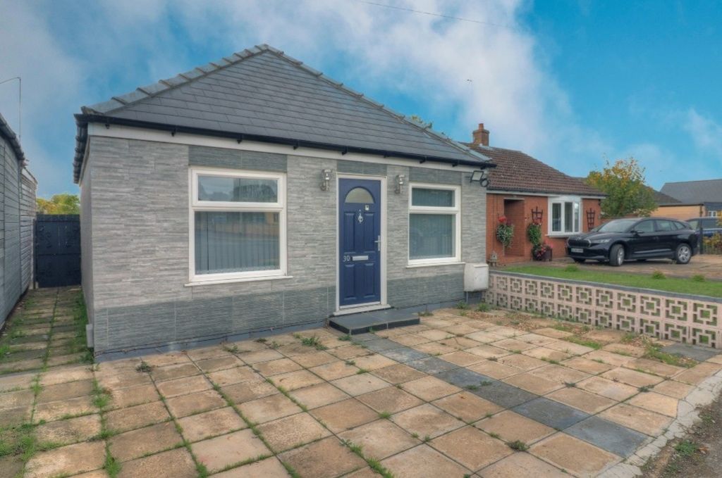 Property photo 1 of 11 Front