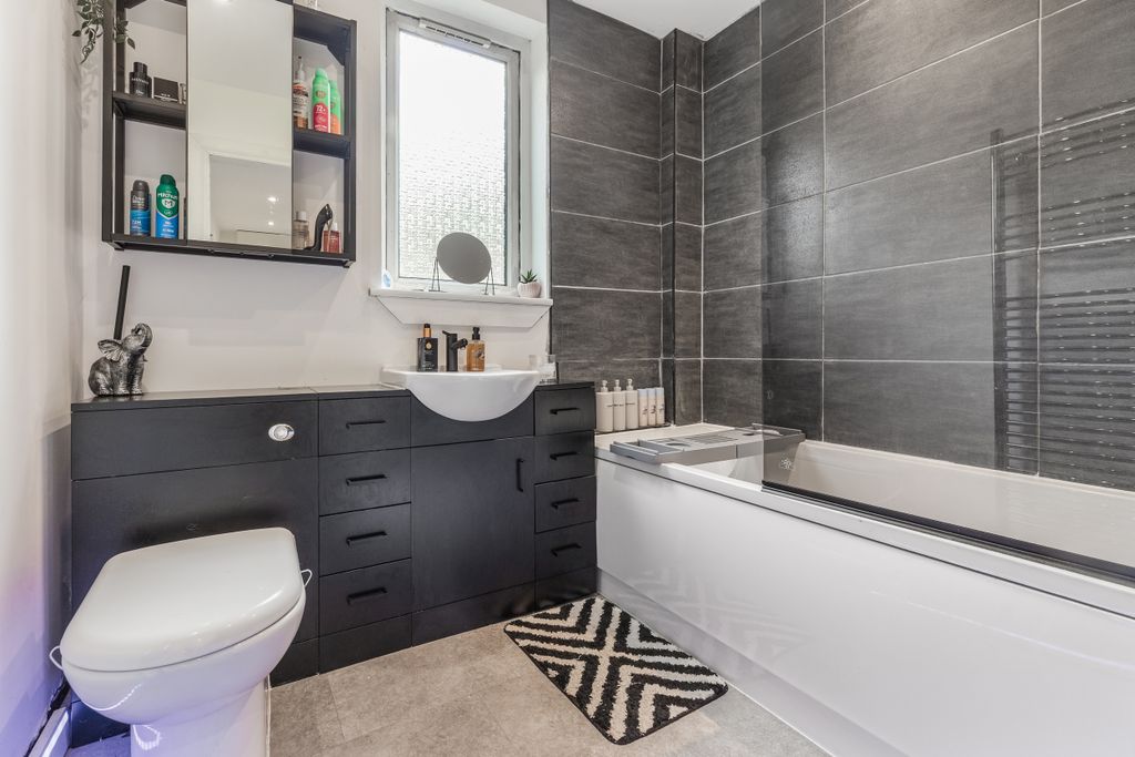 Additional image 17 of 2 bed flat for saleHawthorn Street, Clydebank G81