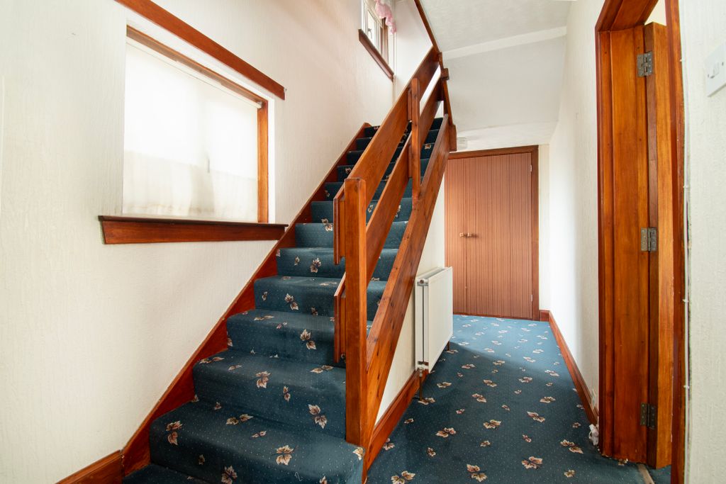 Property photo 3 of 38