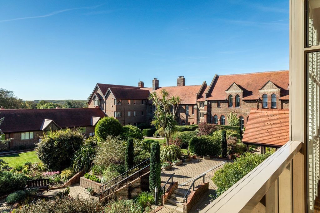 Property photo 2 of 24