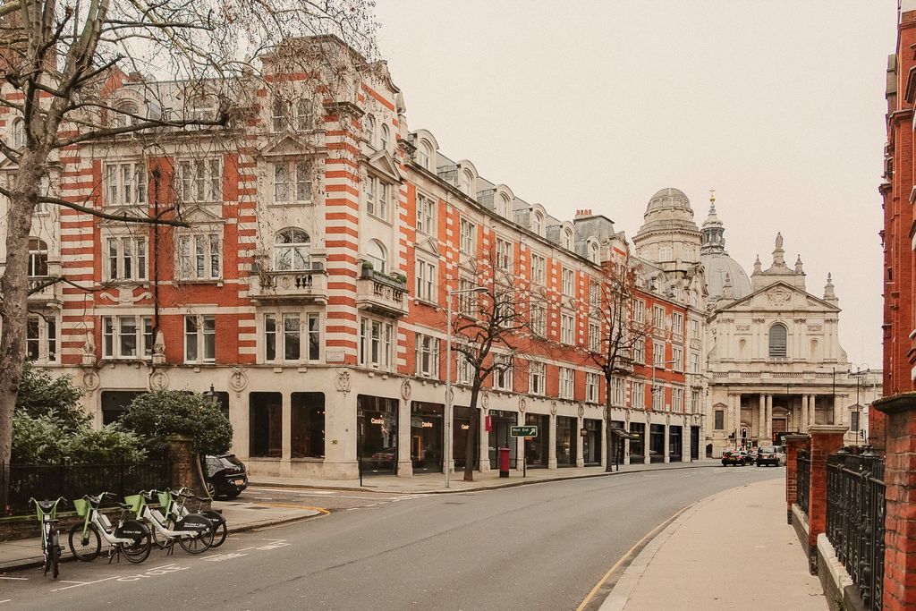 Property photo 1 of 7 Exterior