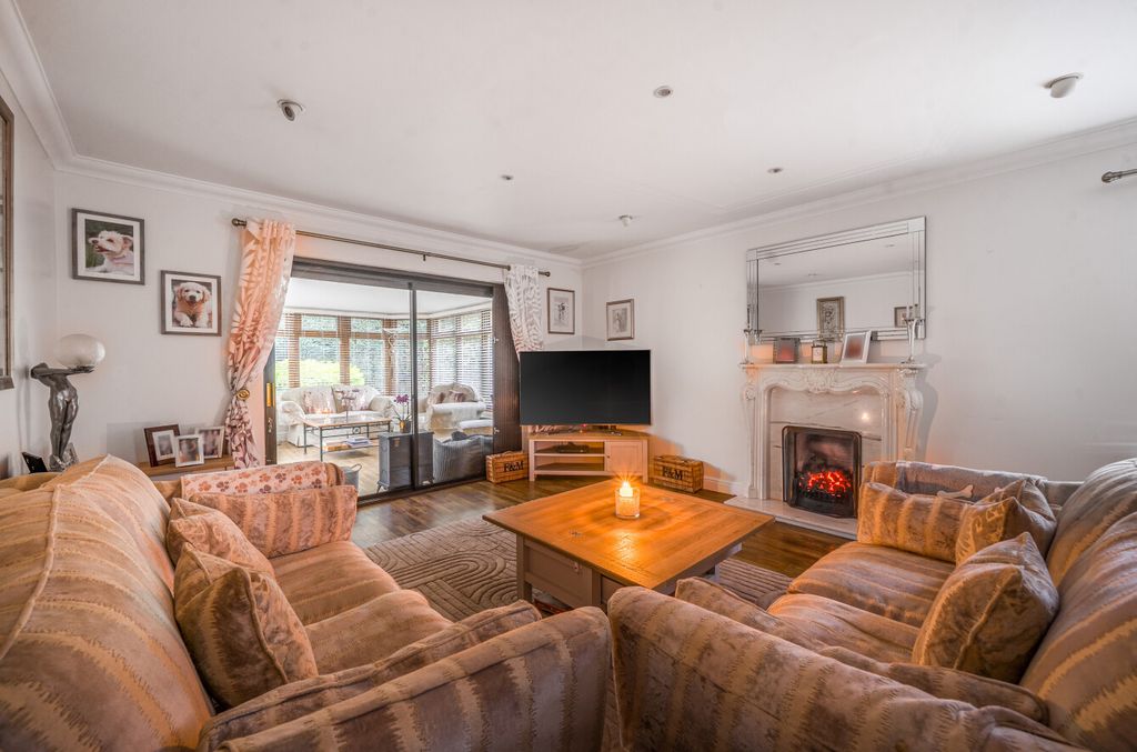 Property photo 3 of 18 1396092-4-69667Cf...