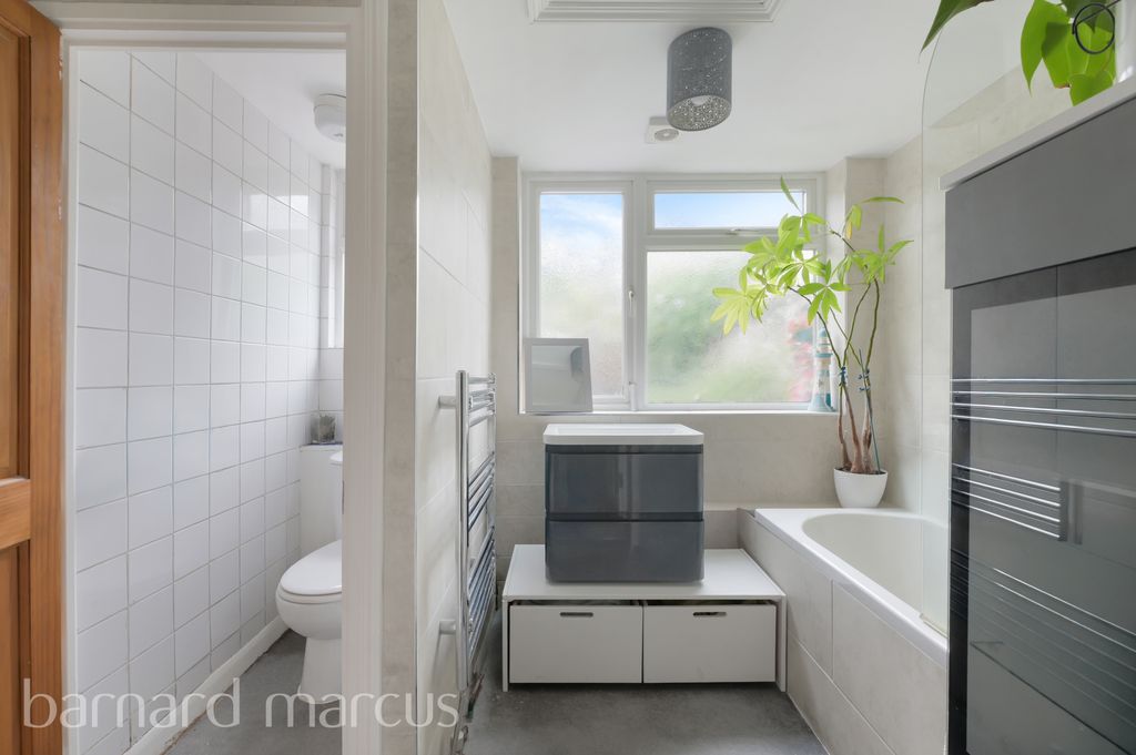 Property photo 2 of 8 Image