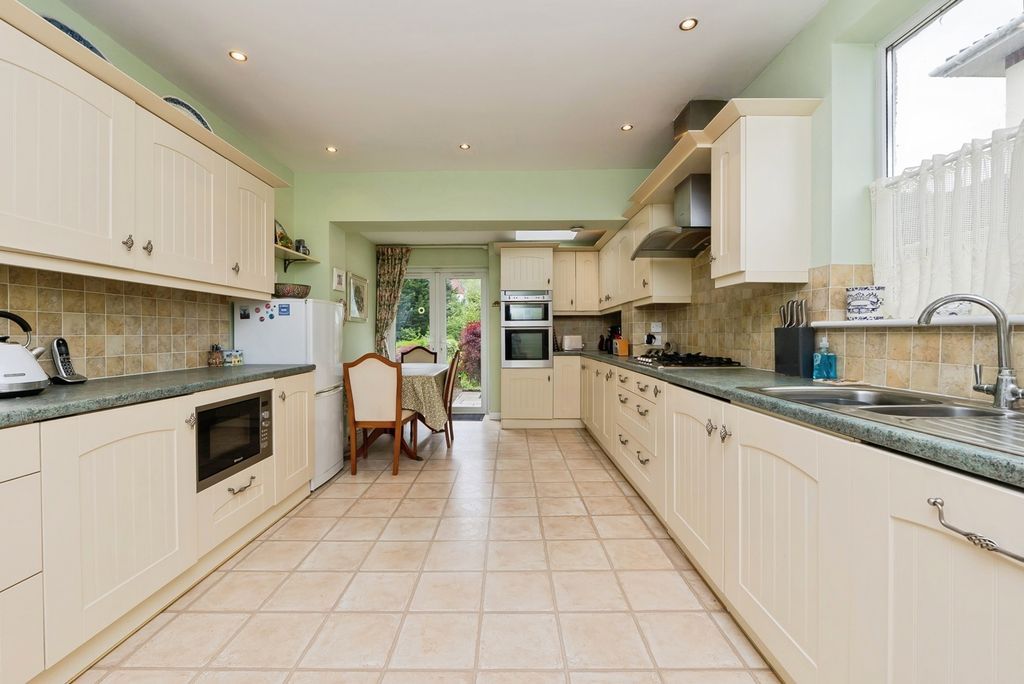 Property photo 3 of 22 Pbox-Img.Jpg