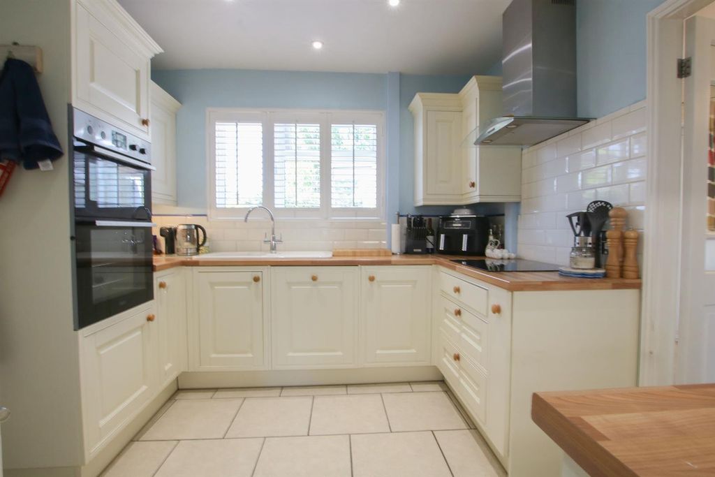 Property photo 2 of 13 Img_5000.Jpg