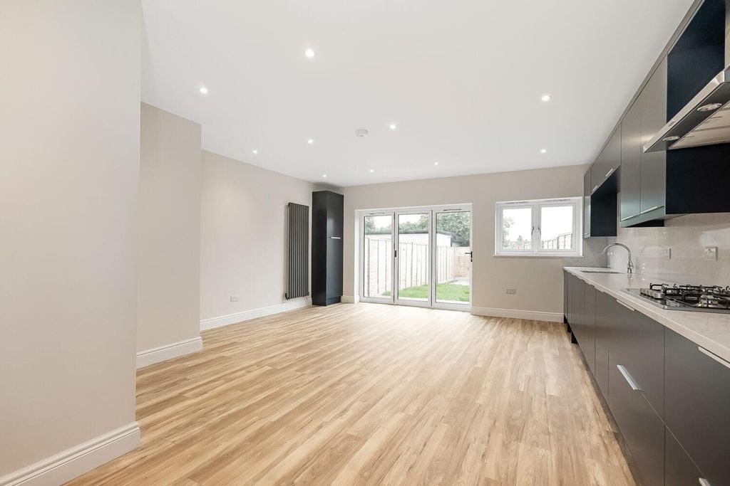 Property photo 3 of 13 R2A1925-1500x1000.Jpg