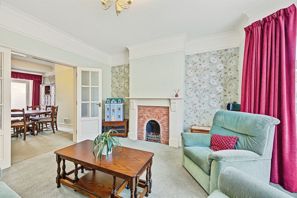 Property photo 3 of 19