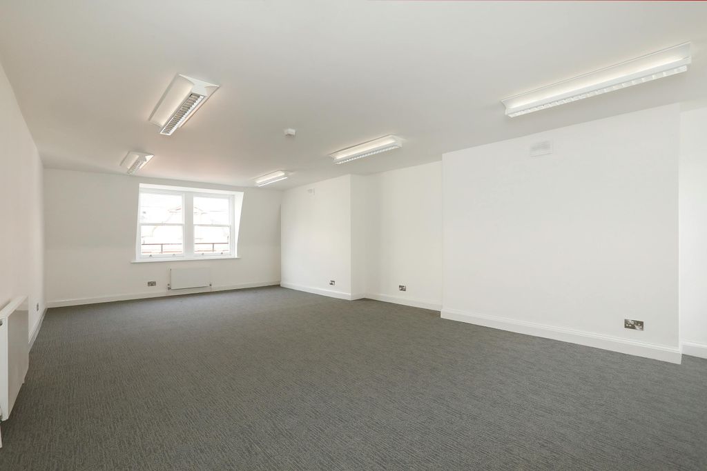 Property photo 3 of 7 00023401-Main-2.Jpg