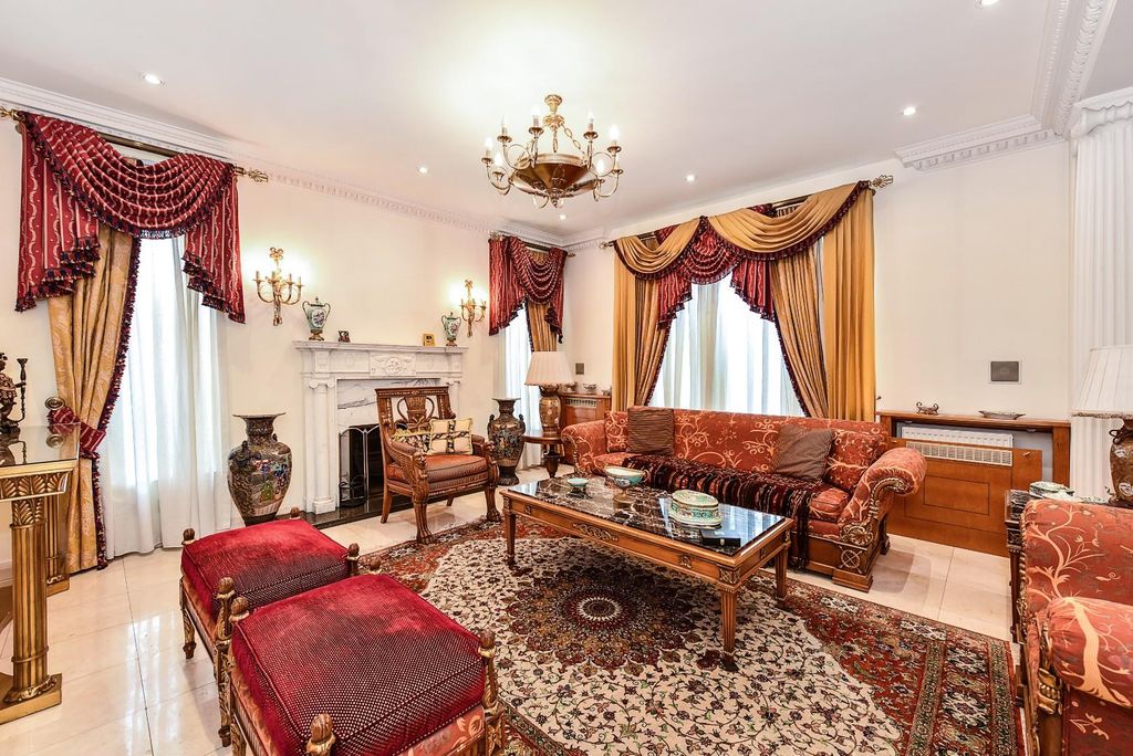 Property photo 3 of 21 Beachcroft 18R Manor House Drive (6).Jpg