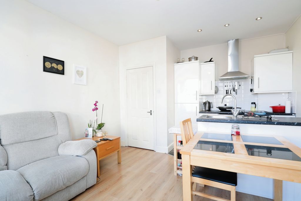 Property photo 3 of 13 Photography