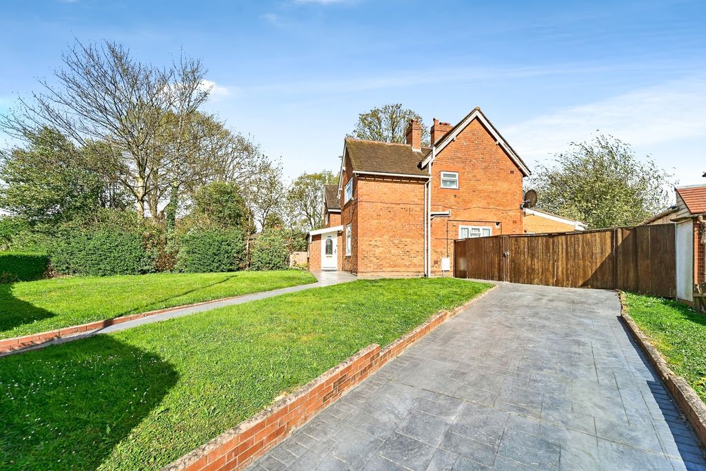 Property photo 2 of 19 Photo