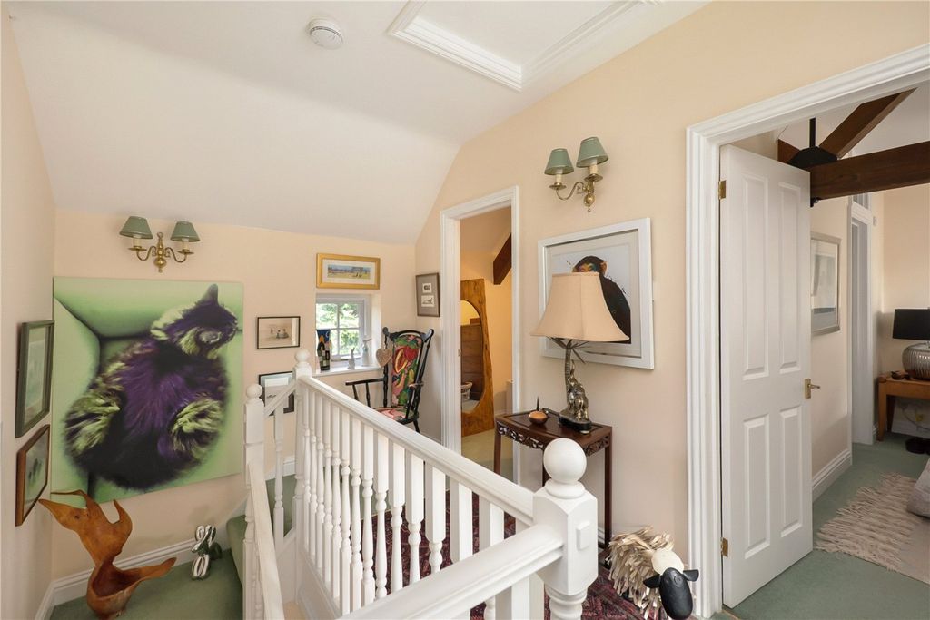 Property photo 2 of 14 Picture No. 12