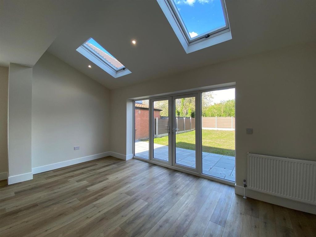Property photo 3 of 33