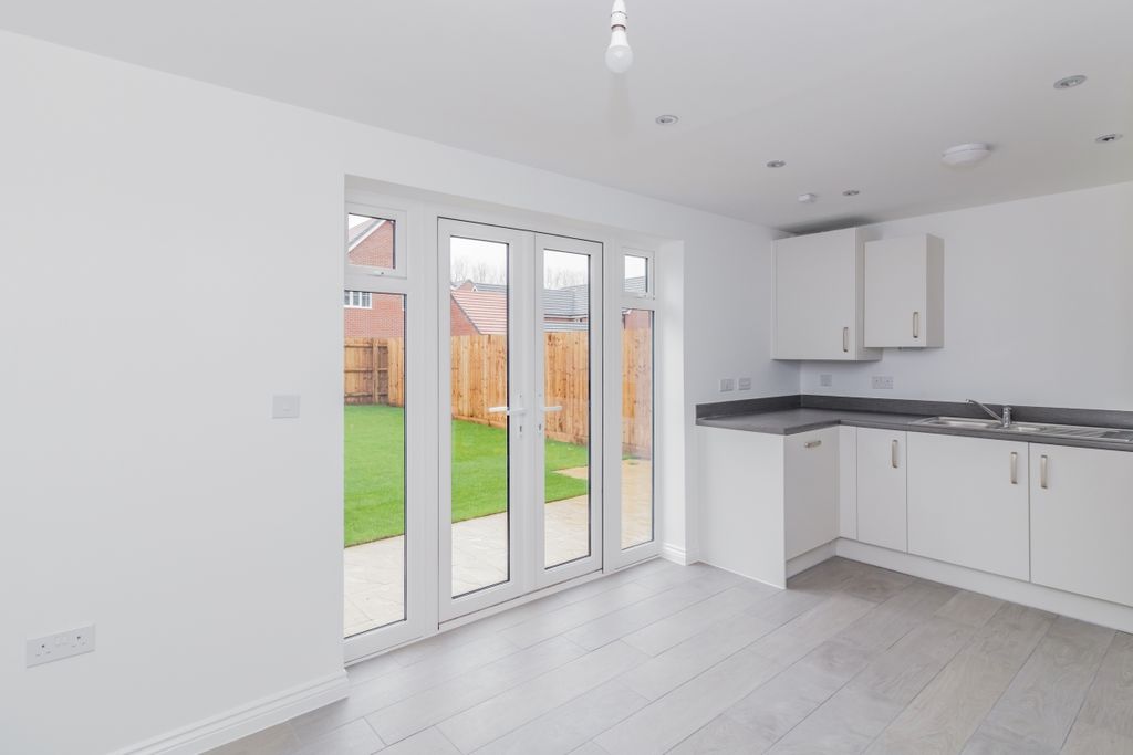 Property photo 3 of 8 81003