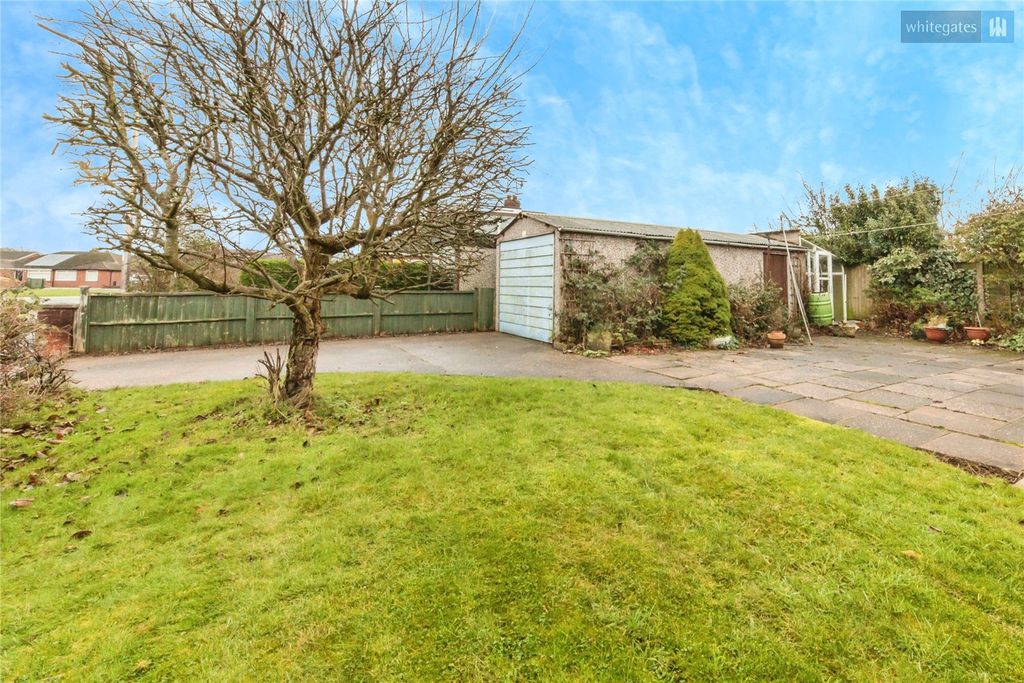 Property photo 2 of 16 Picture No. 13