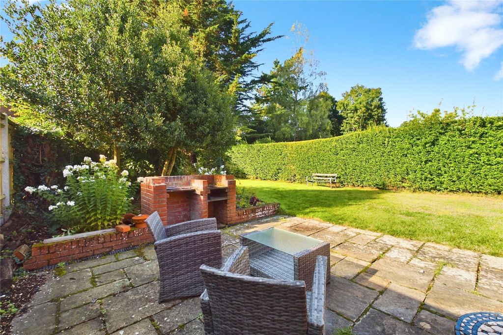 Property photo 3 of 33 Garden