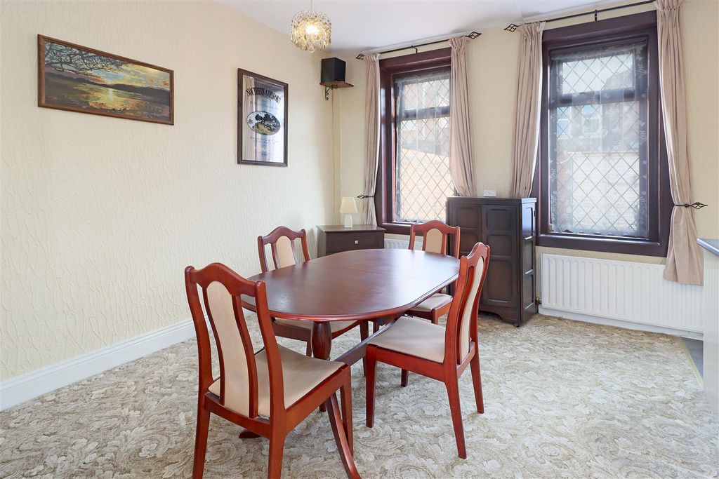 Property photo 3 of 9 Kitchen /Dining Room