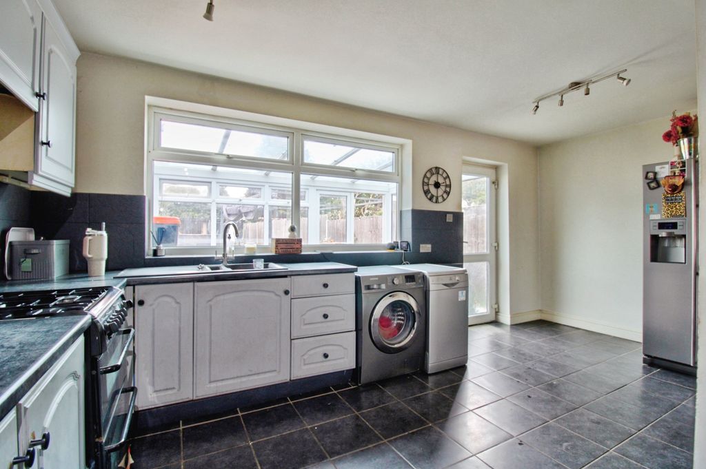 Property photo 3 of 20 13