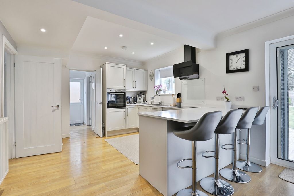 Property photo 3 of 20 Photo