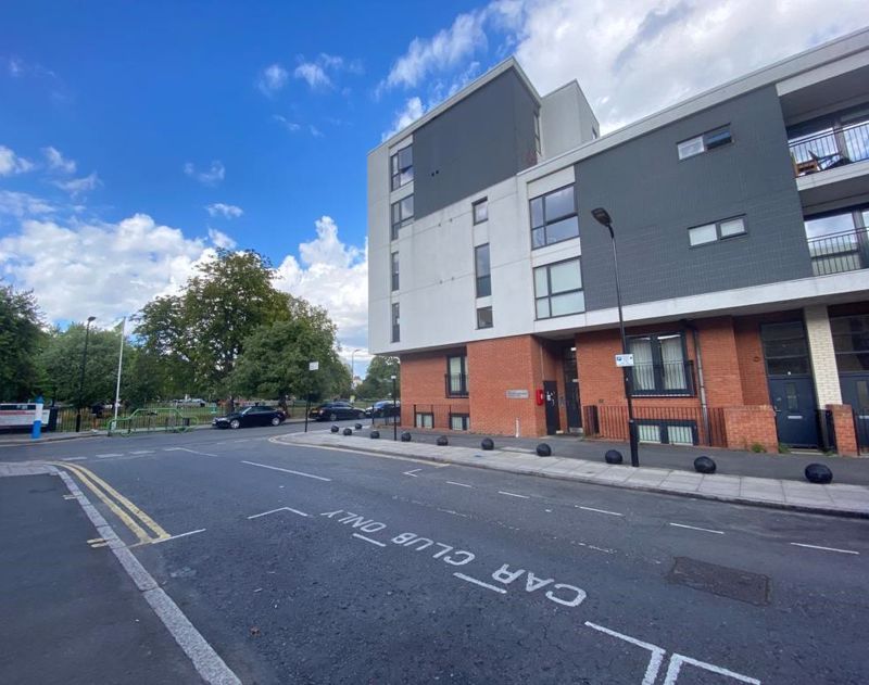 Property photo 1 of 6 Photo 3