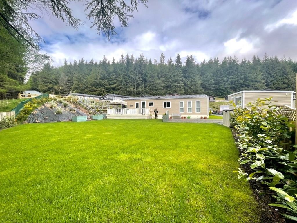 Property photo 1 of 28