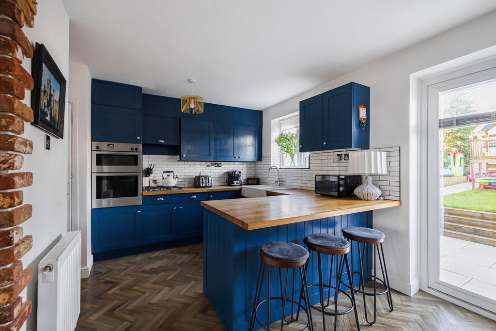 Property photo 2 of 14