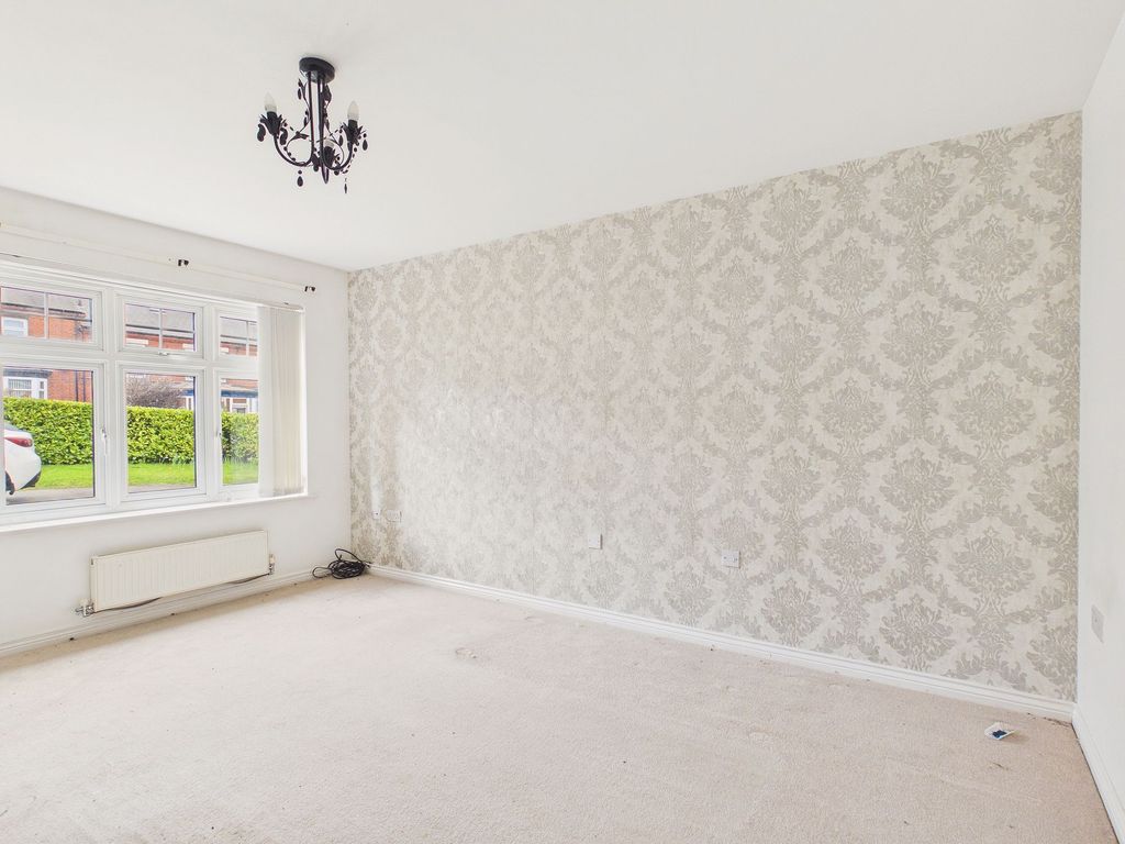 Property photo 2 of 12 Lounge